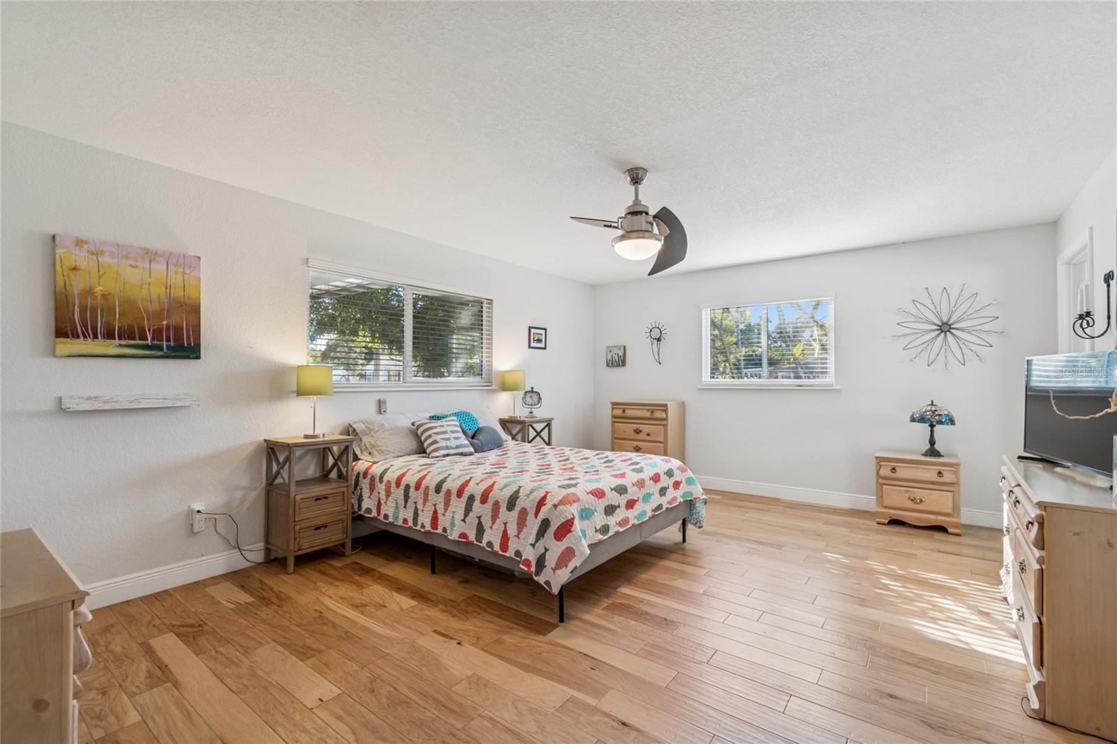 Image 11 of 26 For 6049 9th Avenue S