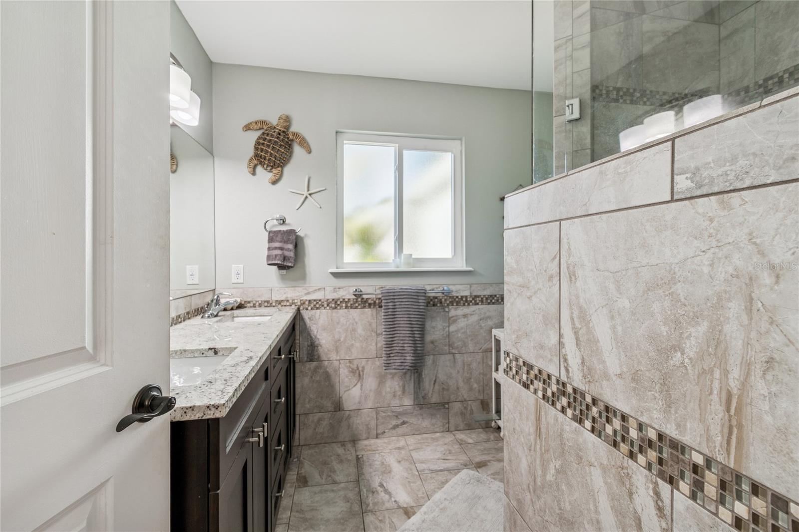 Image 14 of 26 For 6049 9th Avenue S