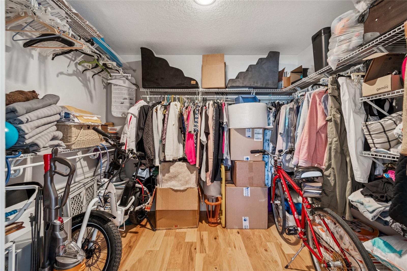 Image 17 of 26 For 6049 9th Avenue S