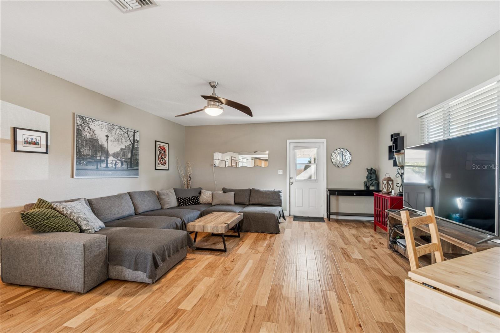 Image 3 of 26 For 6049 9th Avenue S