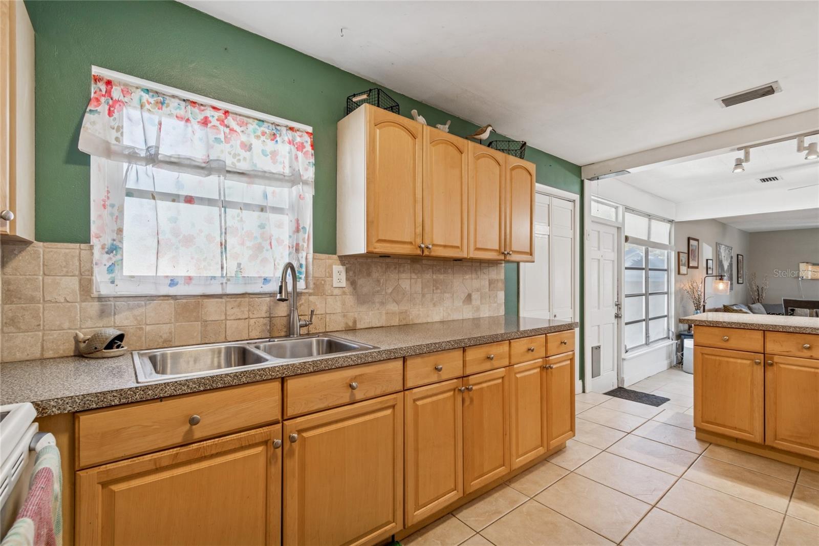 Image 7 of 26 For 6049 9th Avenue S