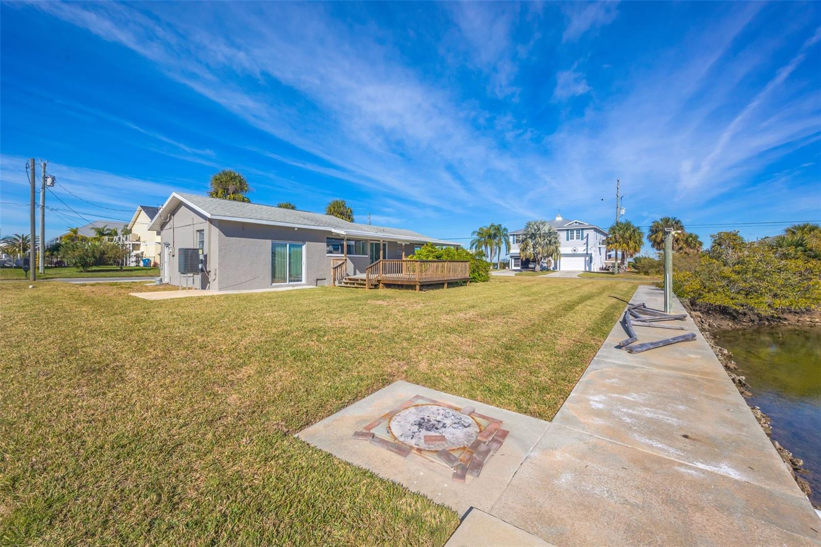 Listing photo id 8 for 4512 Haiti Drive