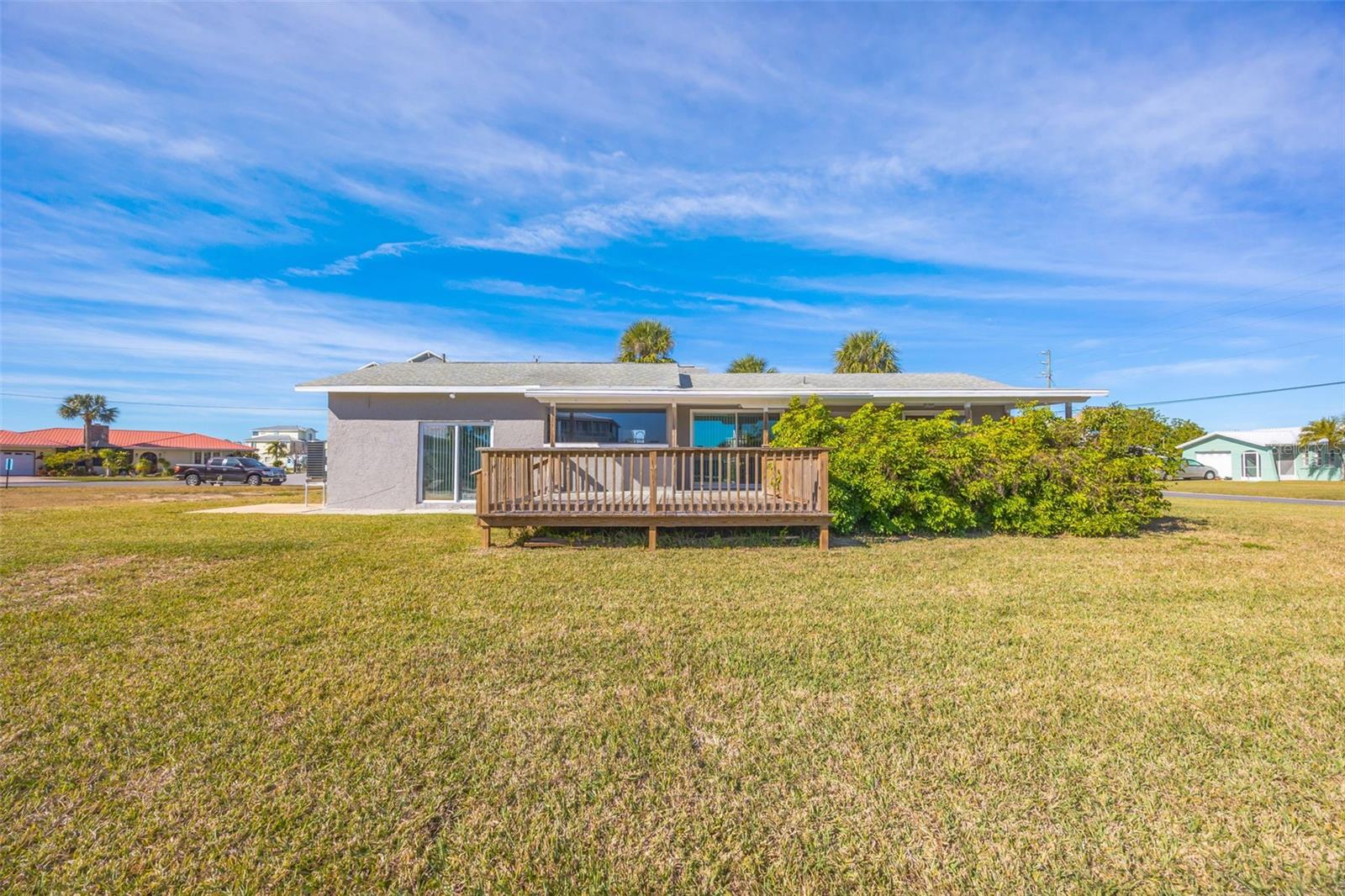 Listing photo id 9 for 4512 Haiti Drive