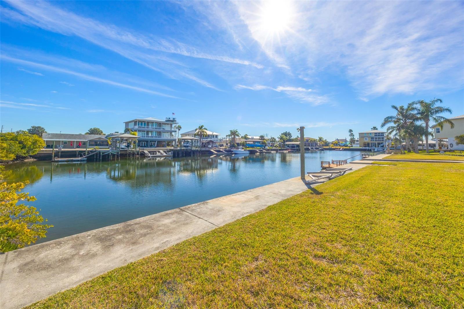 Listing photo id 10 for 4512 Haiti Drive