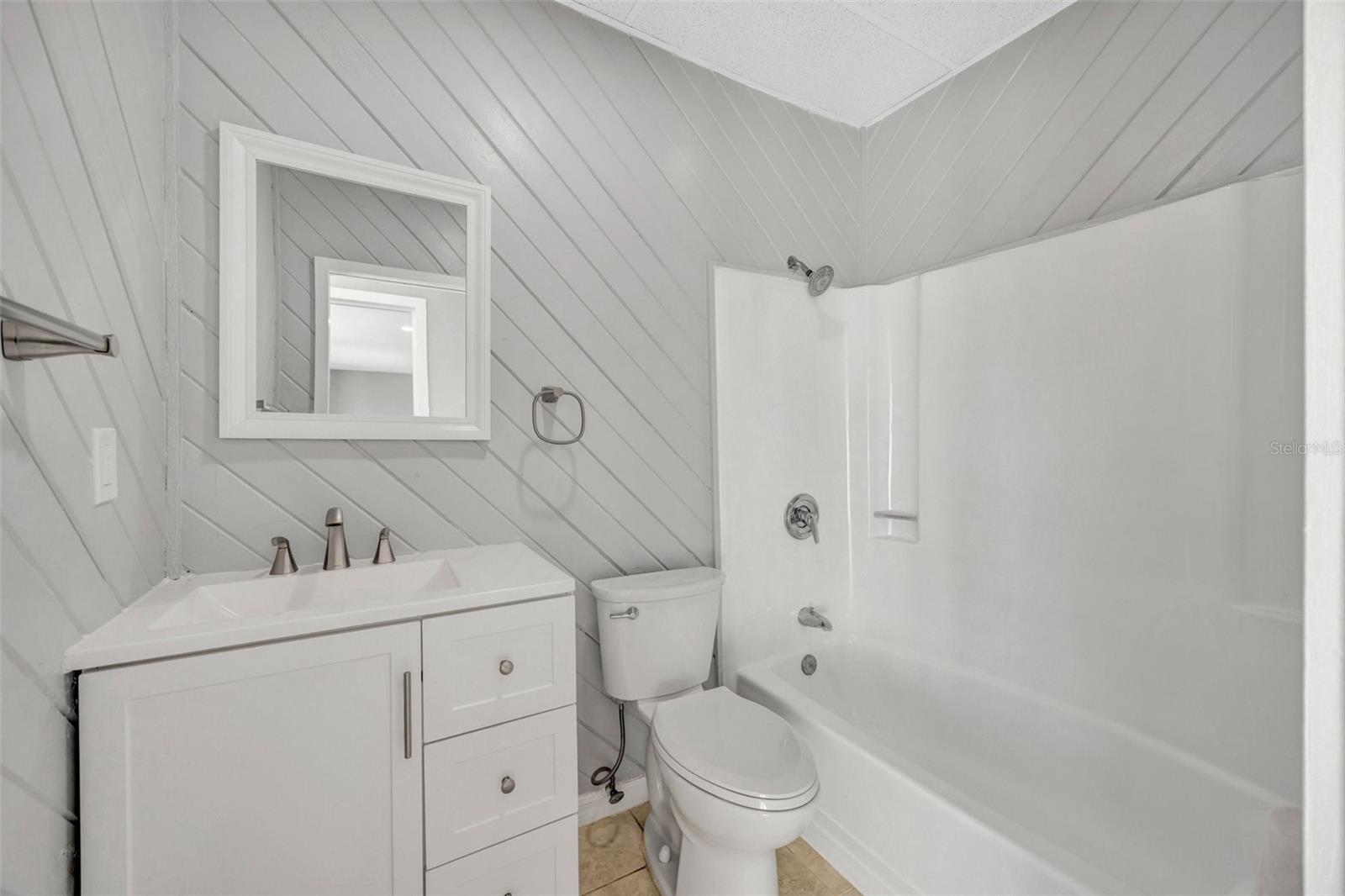 Listing photo id 19 for 4512 Haiti Drive