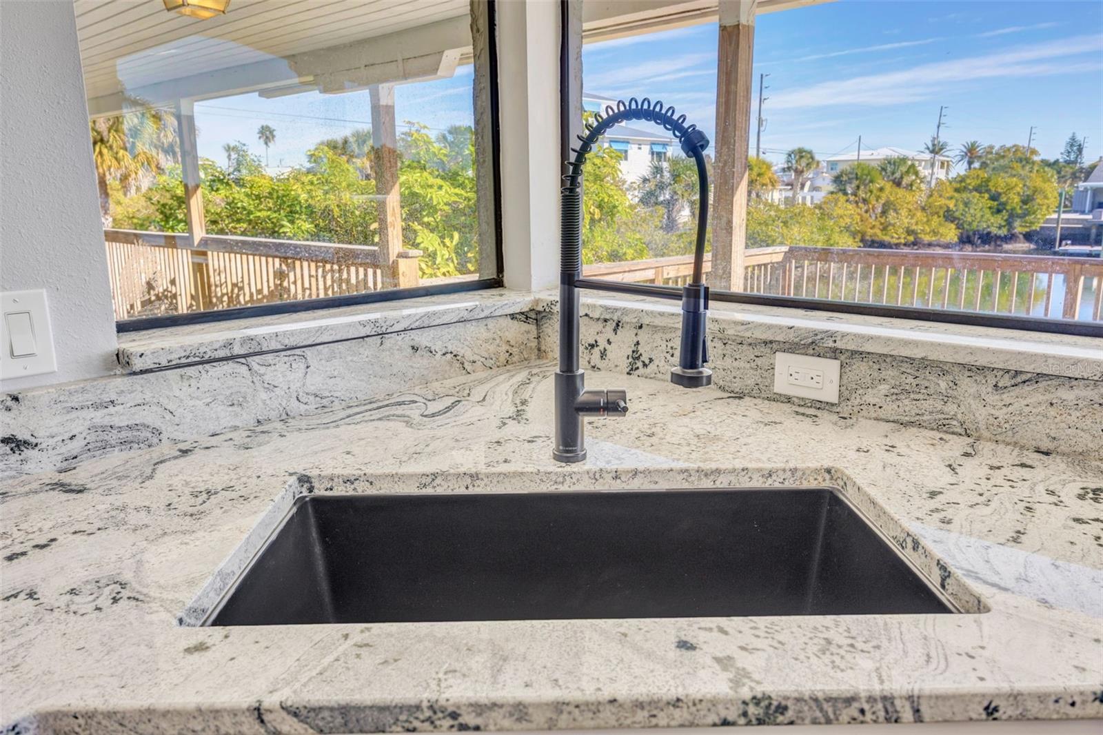 Listing photo id 23 for 4512 Haiti Drive