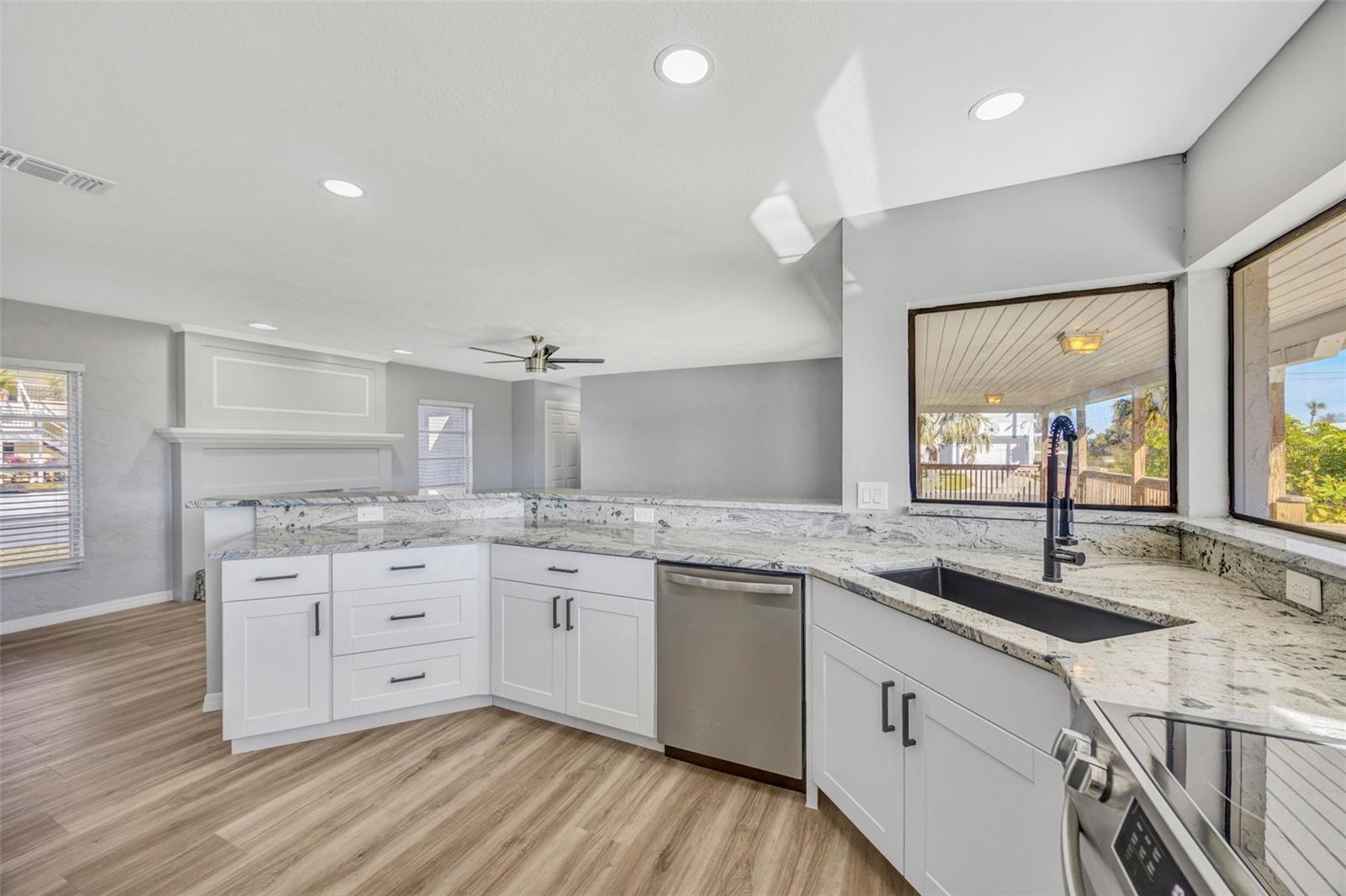 Listing photo id 24 for 4512 Haiti Drive