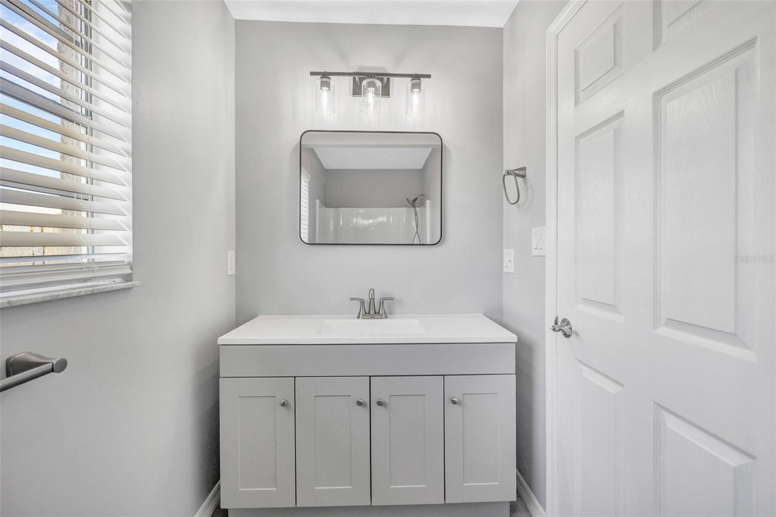 Listing photo id 32 for 4512 Haiti Drive