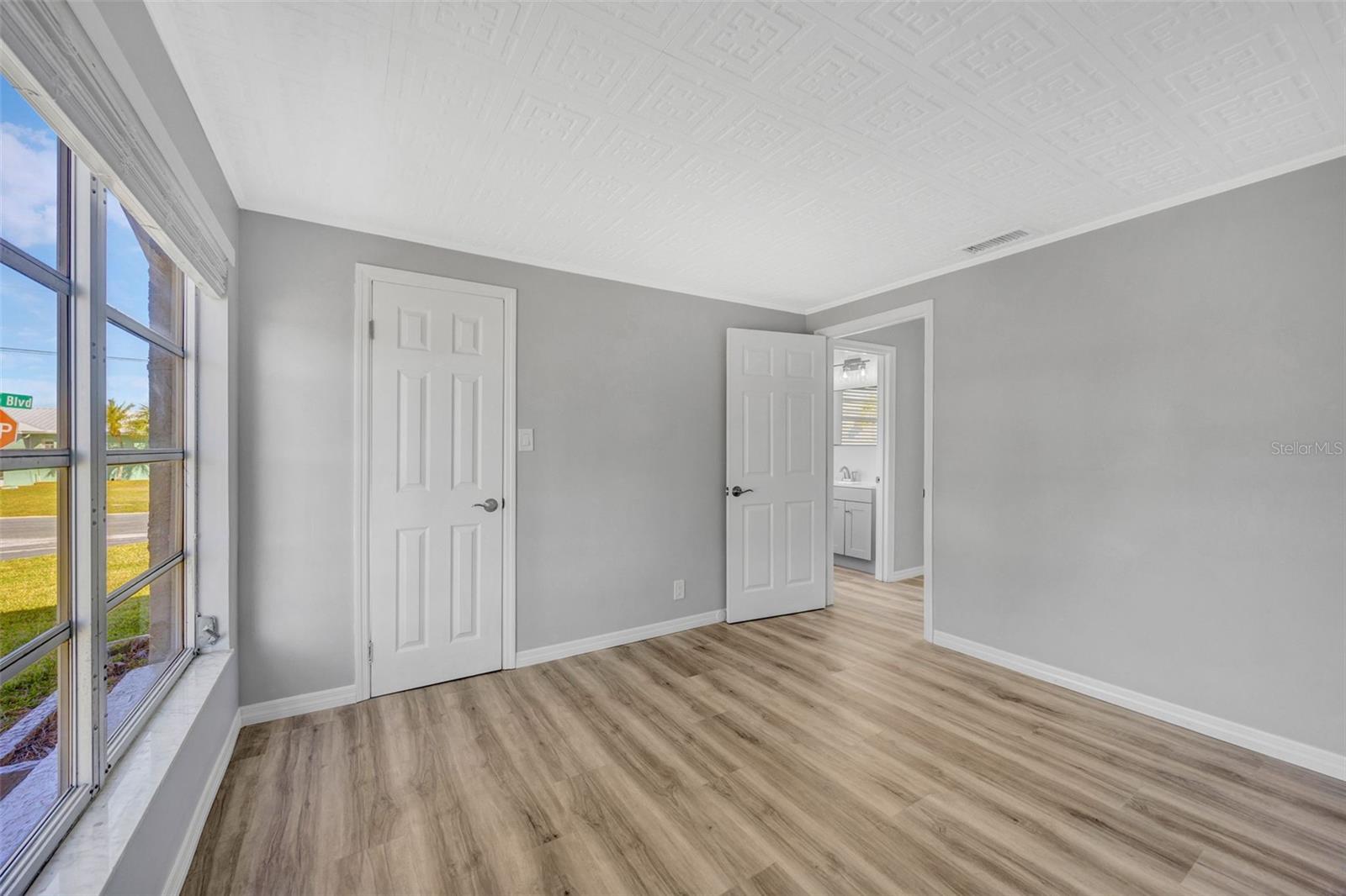 Listing photo id 37 for 4512 Haiti Drive