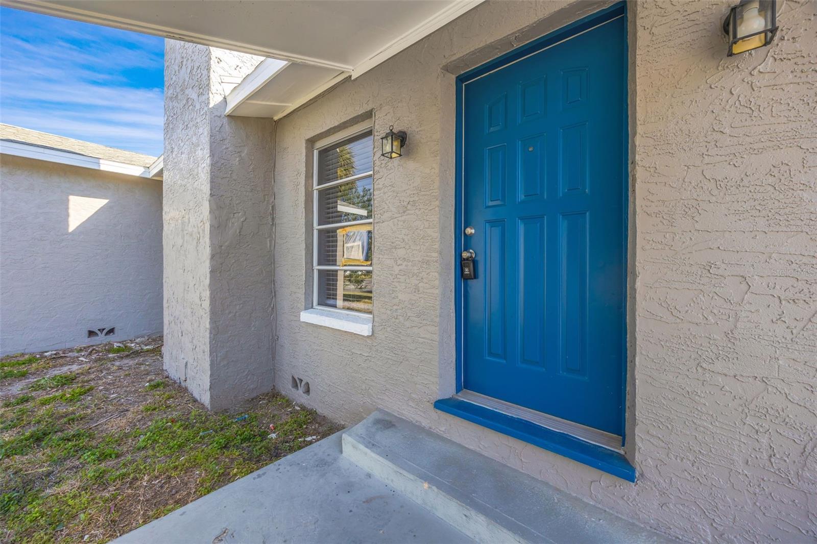 Listing photo id 2 for 4512 Haiti Drive