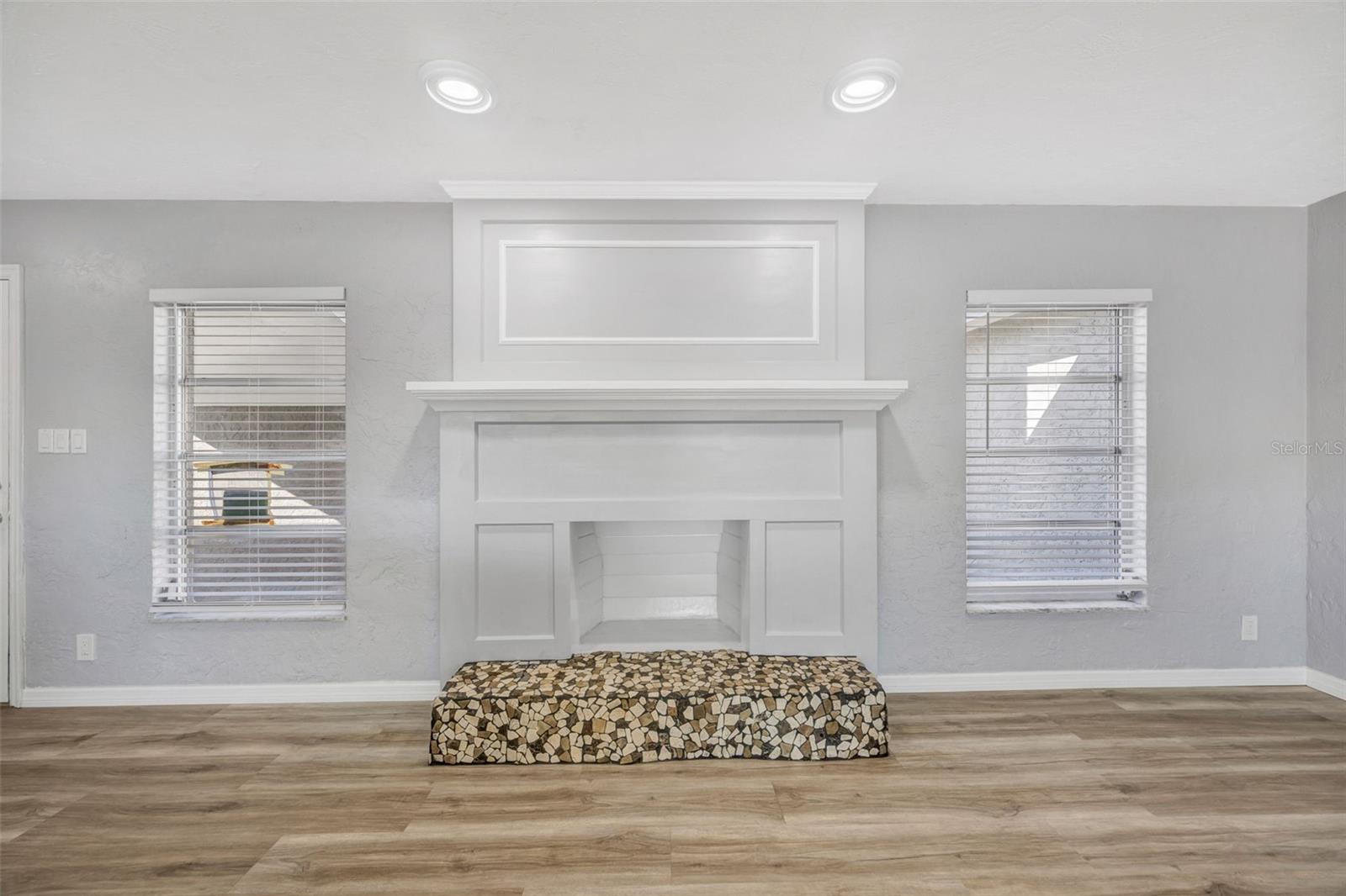 Listing photo id 40 for 4512 Haiti Drive