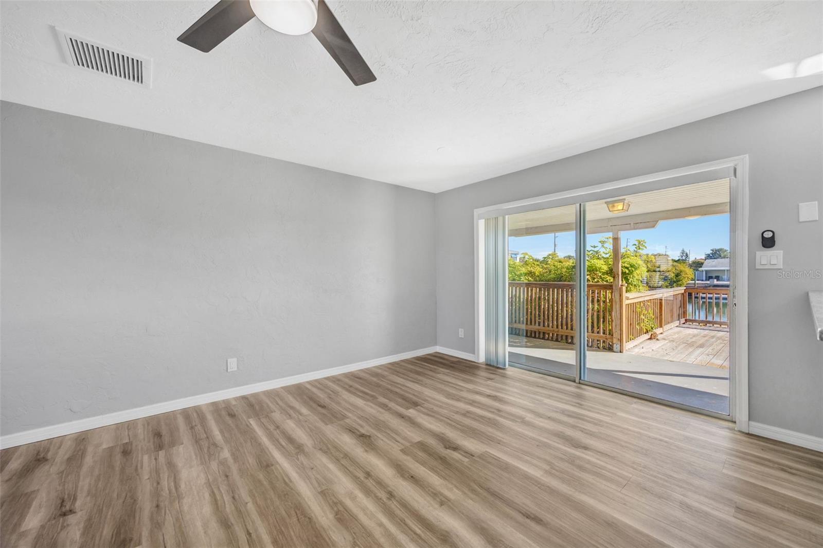 Listing photo id 44 for 4512 Haiti Drive