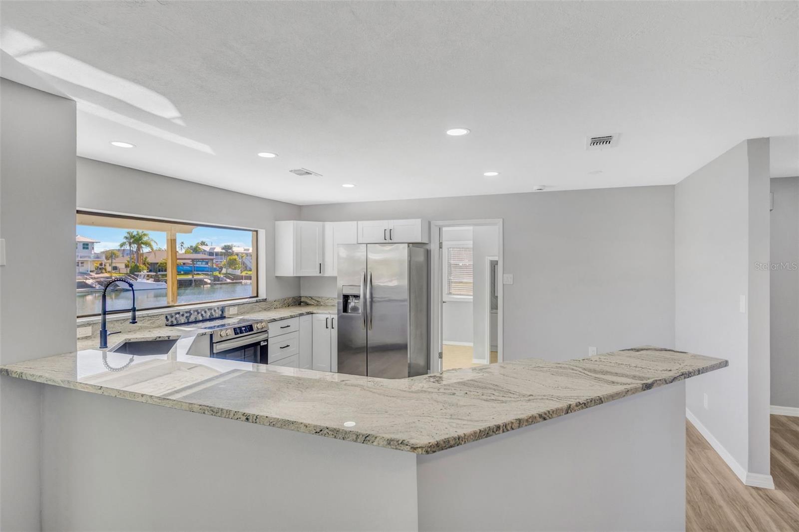 Listing photo id 45 for 4512 Haiti Drive