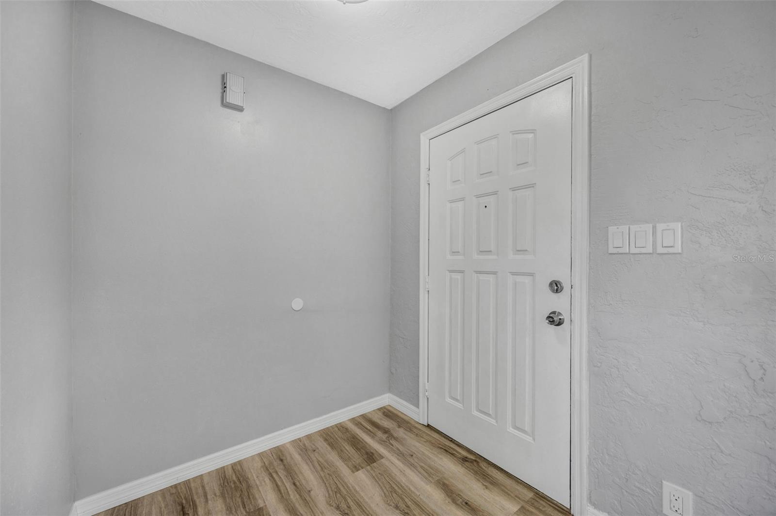 Listing photo id 46 for 4512 Haiti Drive