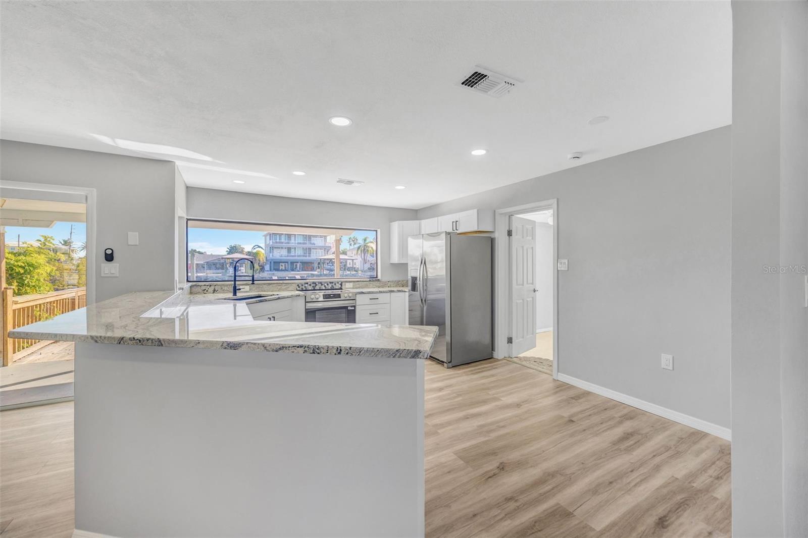 Listing photo id 48 for 4512 Haiti Drive