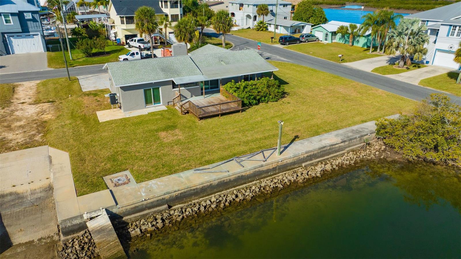 Listing photo id 49 for 4512 Haiti Drive