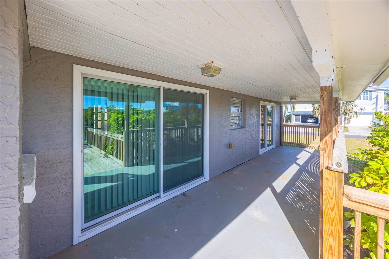 Listing photo id 4 for 4512 Haiti Drive