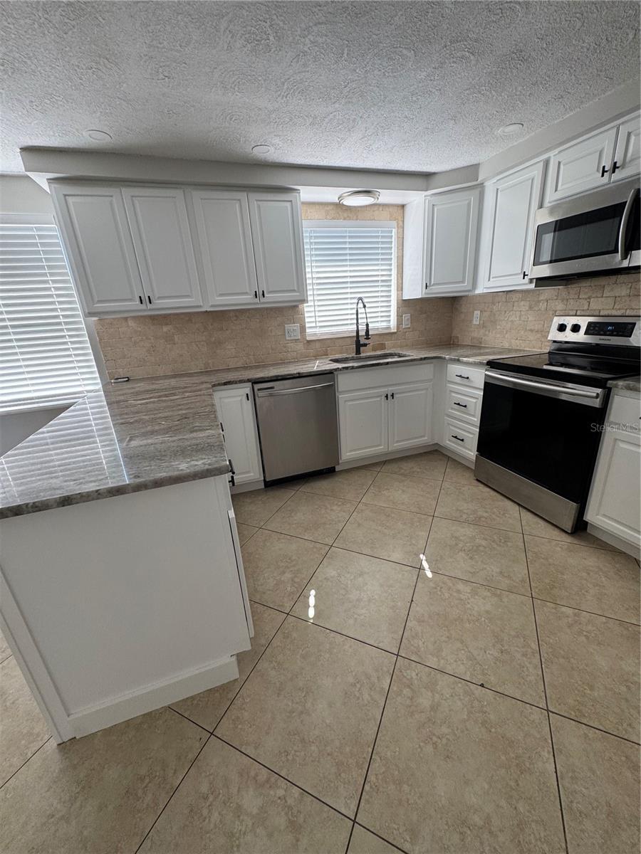 Image 4 of 14 For 3904 Cedarwood Drive