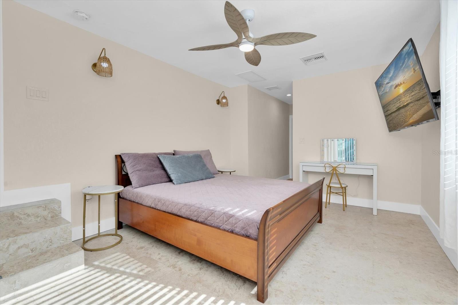 Image 20 of 39 For 518 77th Avenue