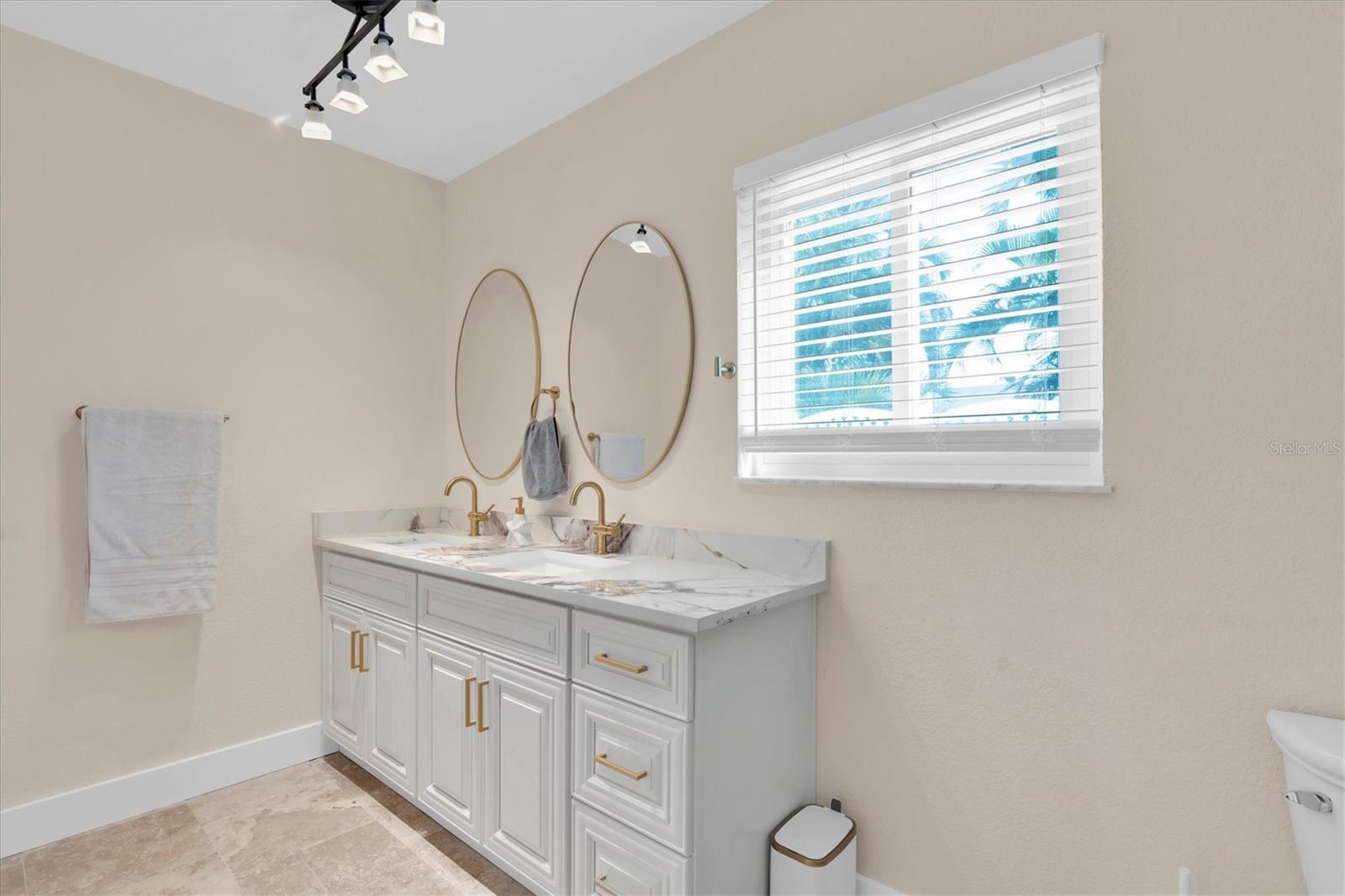 Image 25 of 39 For 518 77th Avenue