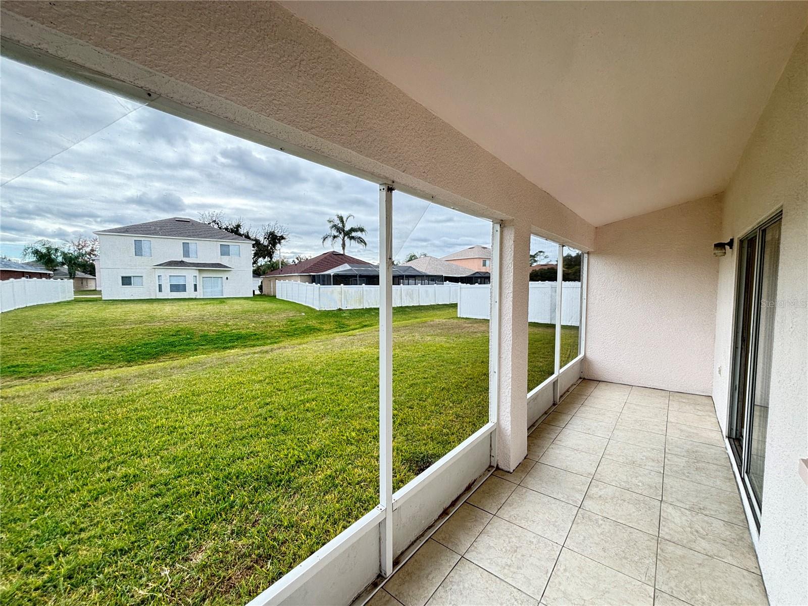 Image 21 of 31 For 1518 Atami Court