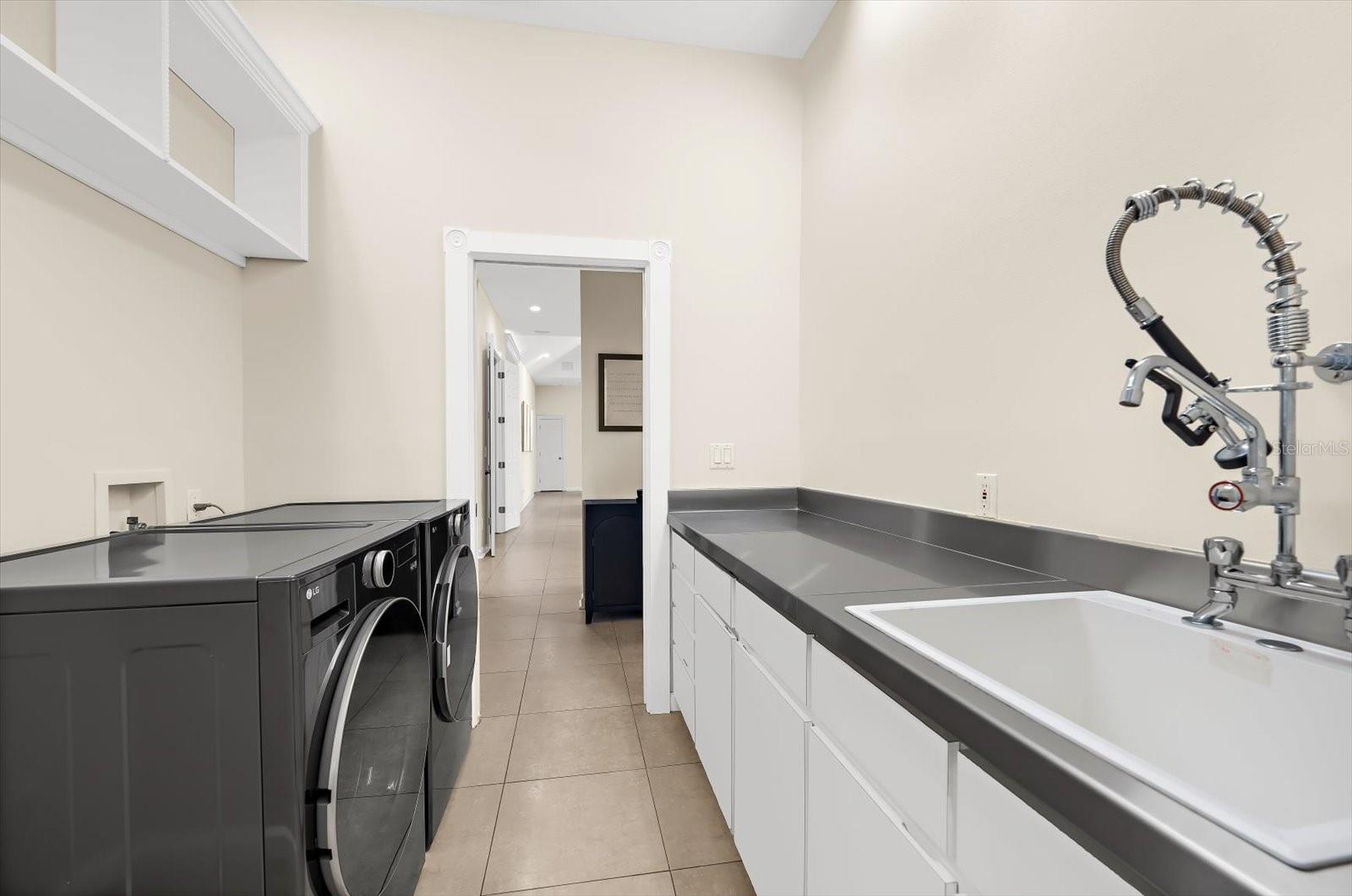 Image 44 of 71 For 653 Old East Lake Road