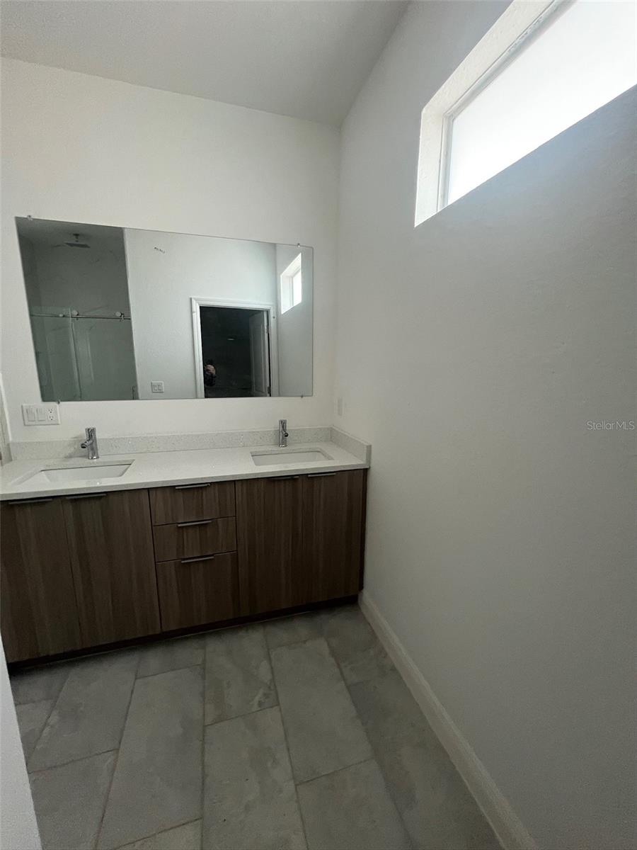 Image 26 of 28 For 1315 Benbow Circle