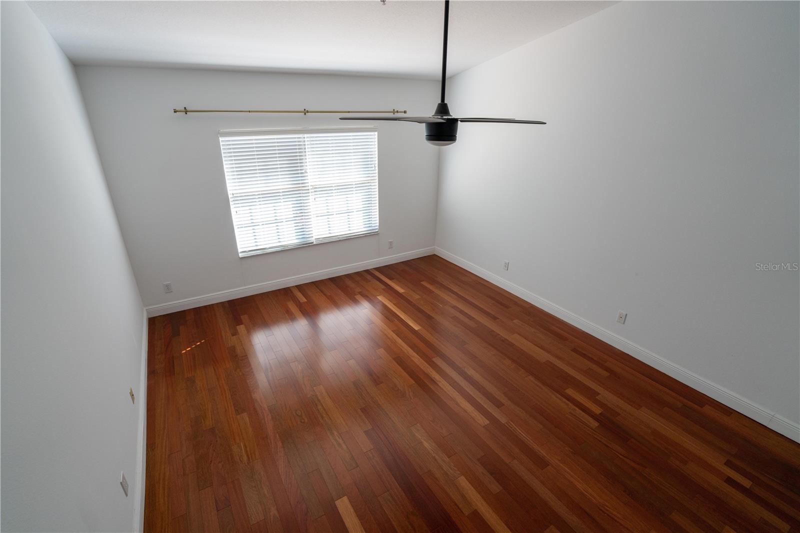 Image 27 of 80 For 4639 Overlook Drive Ne