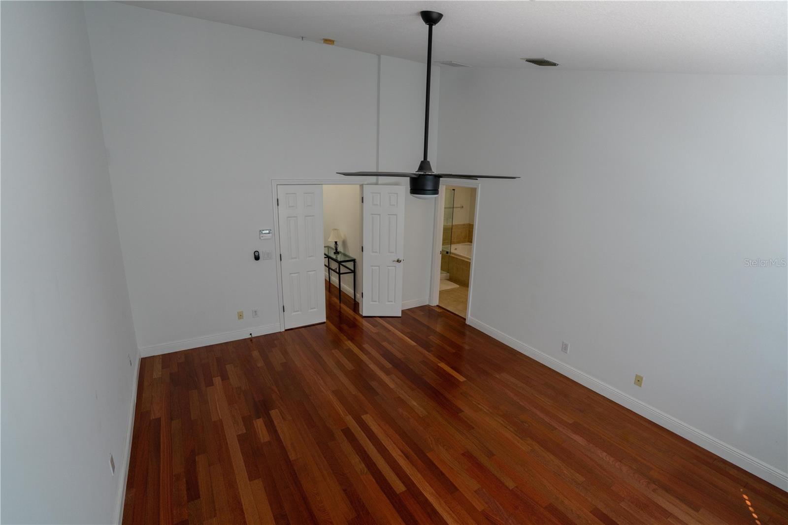 Image 28 of 80 For 4639 Overlook Drive Ne