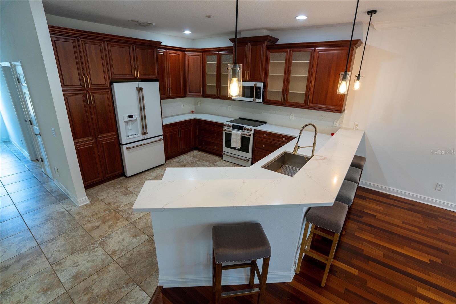 Image 41 of 80 For 4639 Overlook Drive Ne