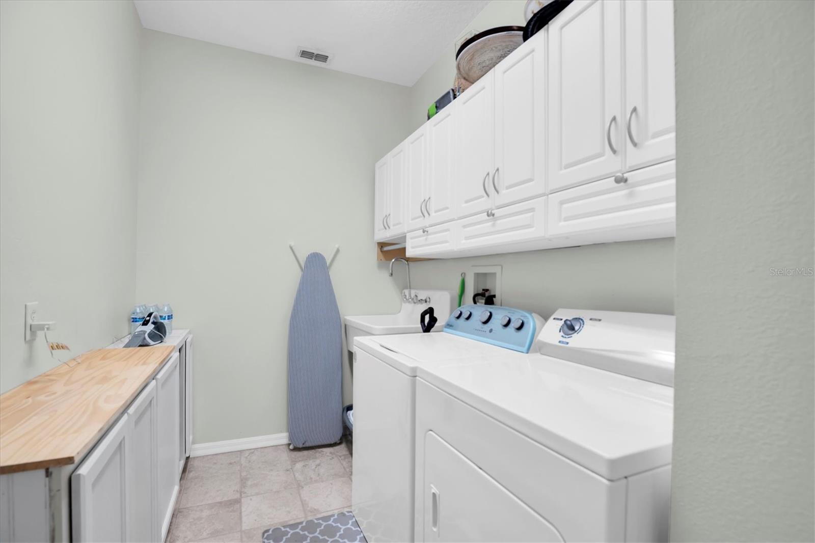 Listing photo id 26 for 12511 Royal Dublin Avenue