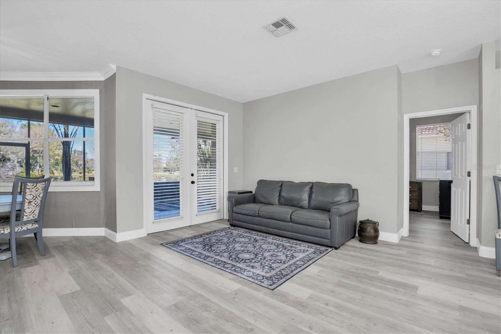 Listing photo id 4 for 12511 Royal Dublin Avenue