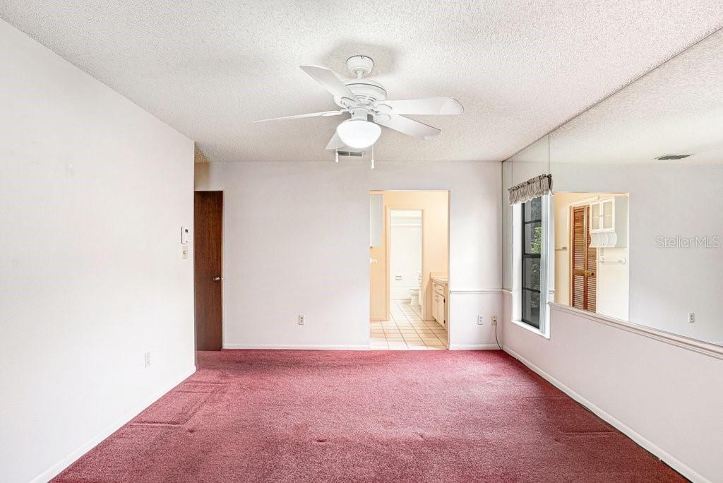 Image 13 of 44 For 1328 Corner Oaks Drive