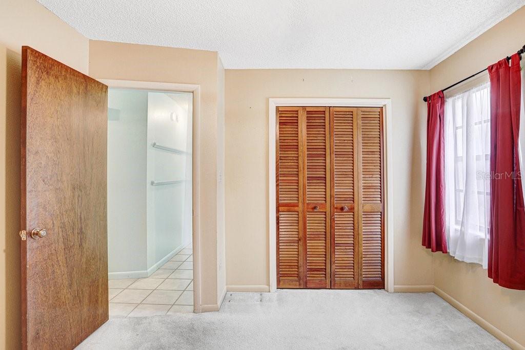 Image 21 of 44 For 1328 Corner Oaks Drive