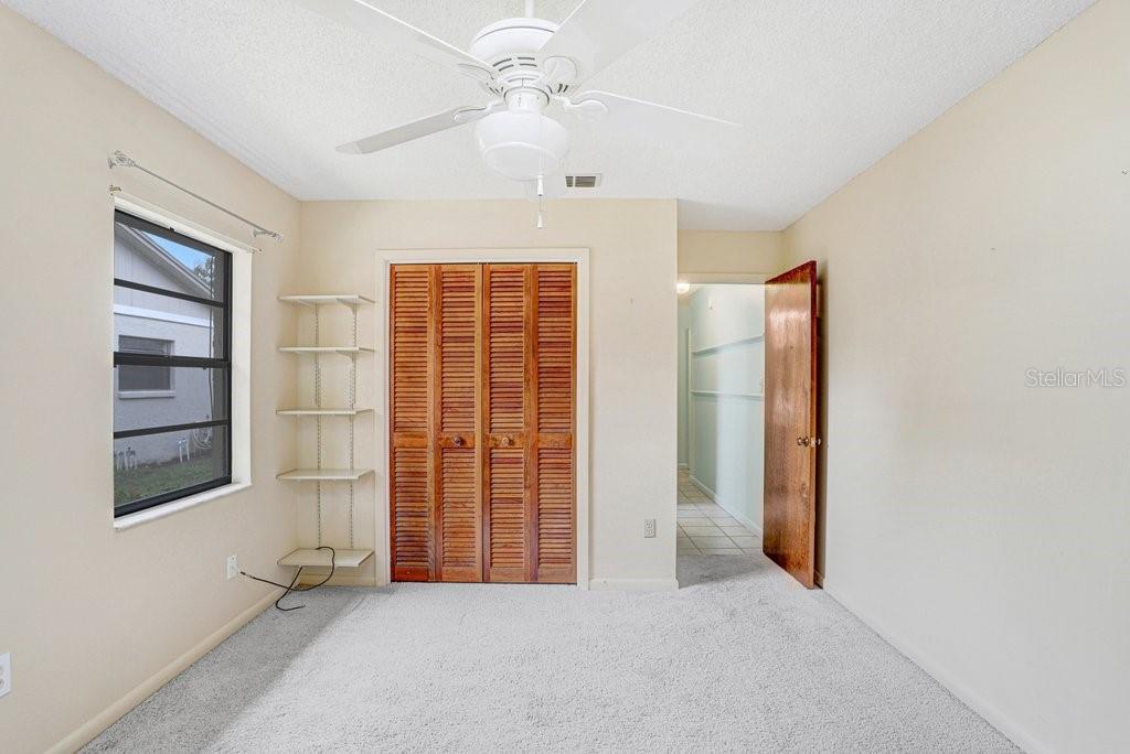 Image 22 of 44 For 1328 Corner Oaks Drive