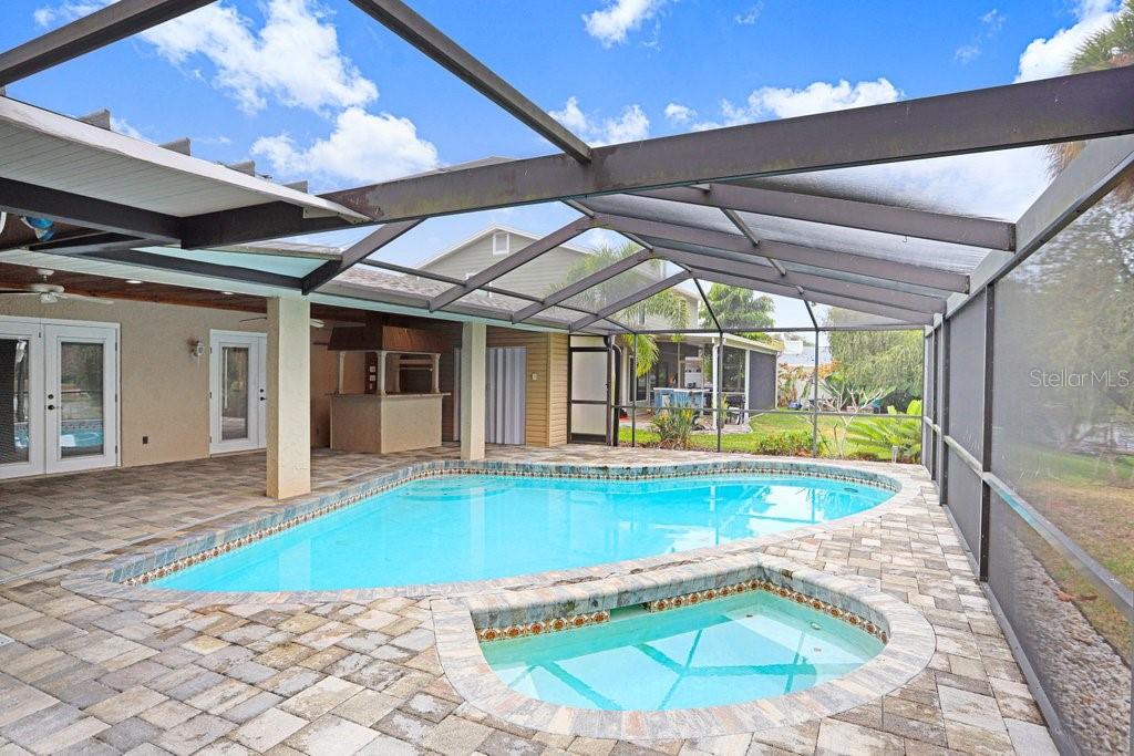 Image 31 of 44 For 1328 Corner Oaks Drive