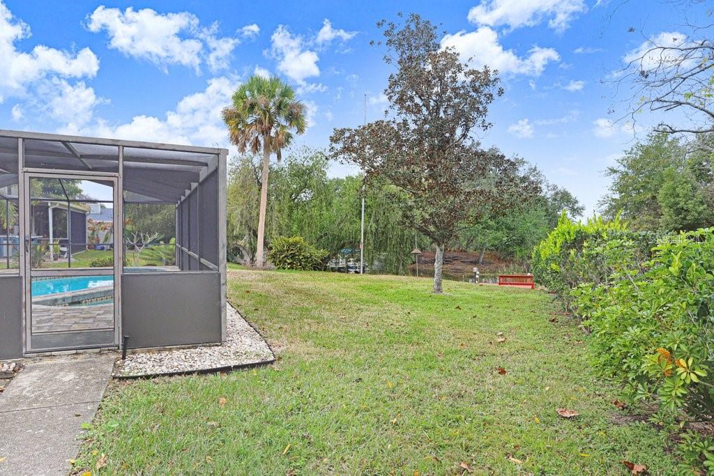 Image 33 of 44 For 1328 Corner Oaks Drive