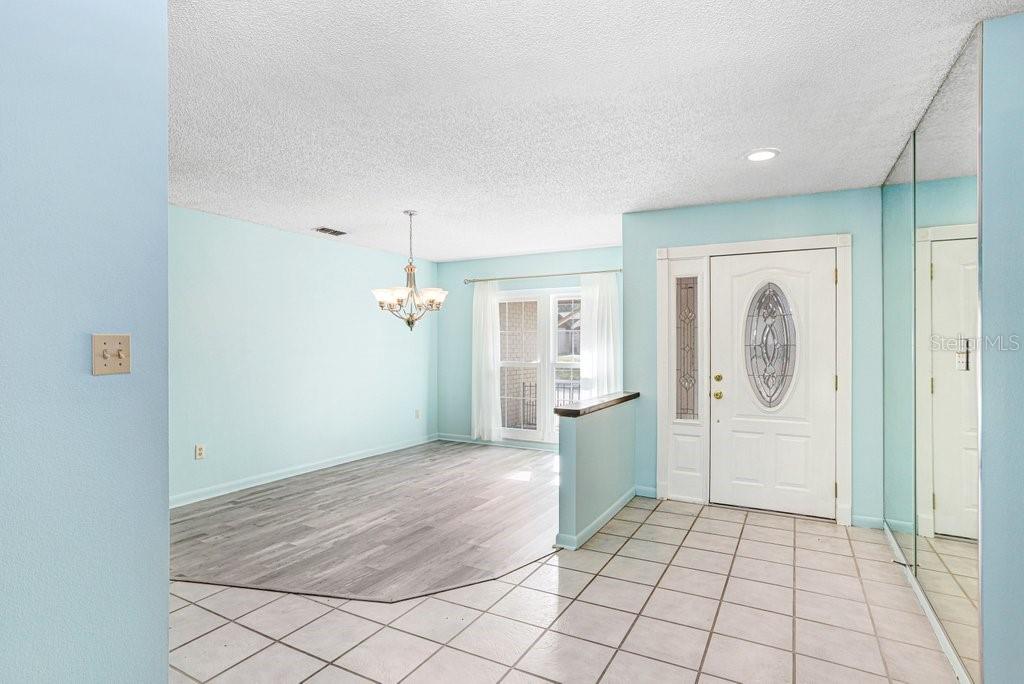 Image 6 of 44 For 1328 Corner Oaks Drive