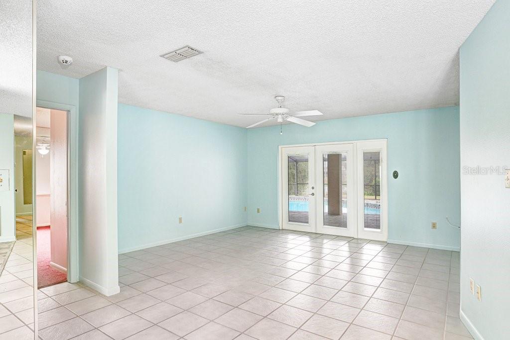 Image 9 of 44 For 1328 Corner Oaks Drive