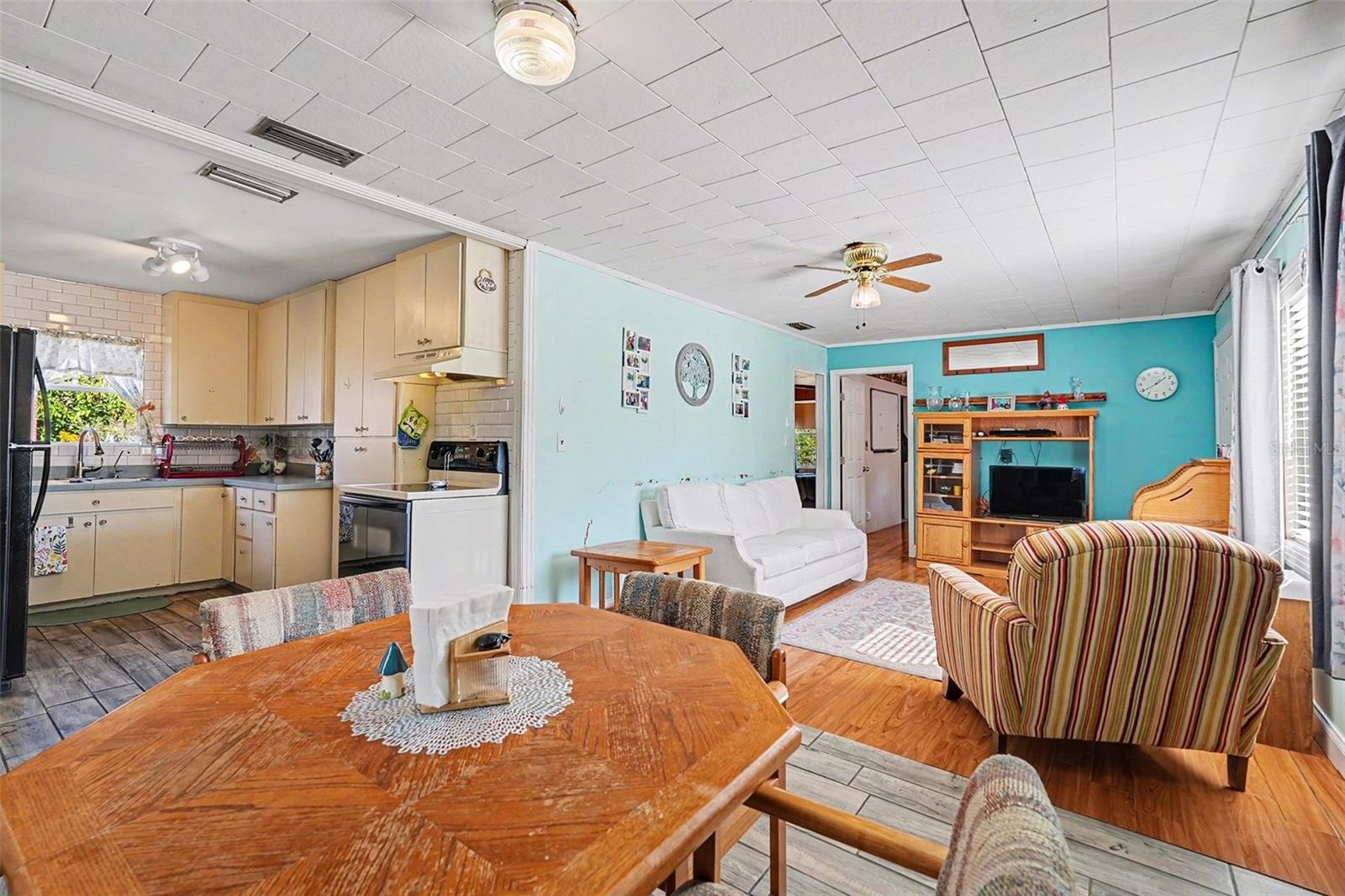 Image 12 of 28 For 2102 Columbus Drive