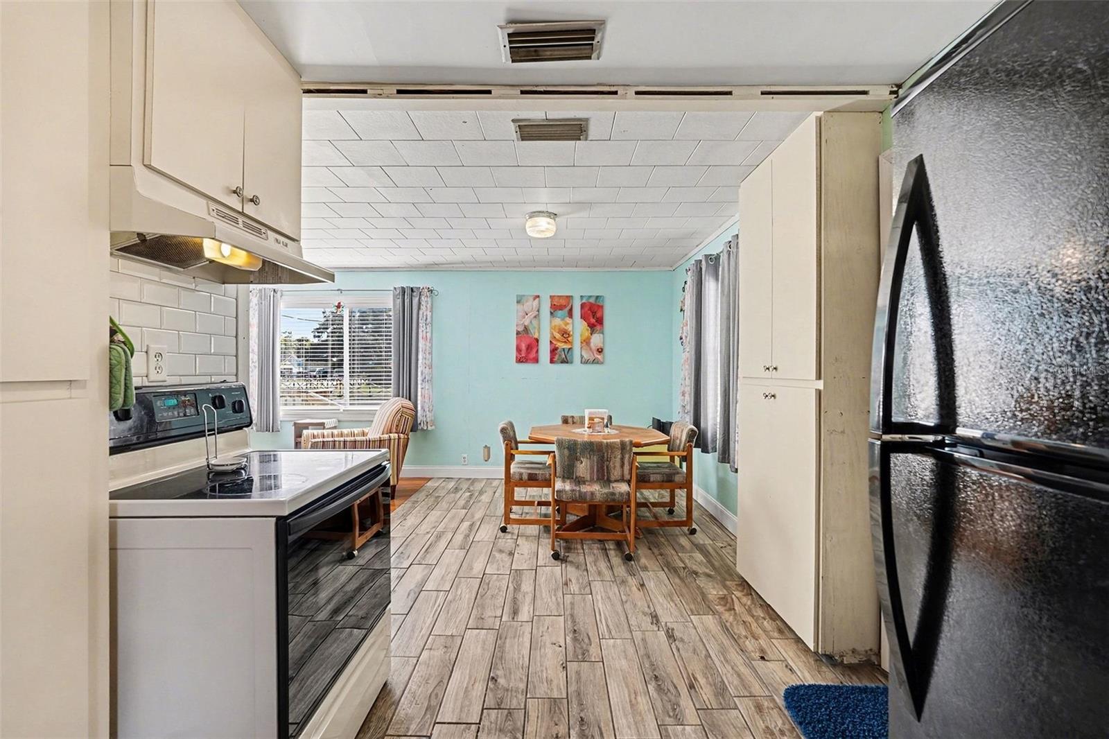 Image 13 of 28 For 2102 Columbus Drive