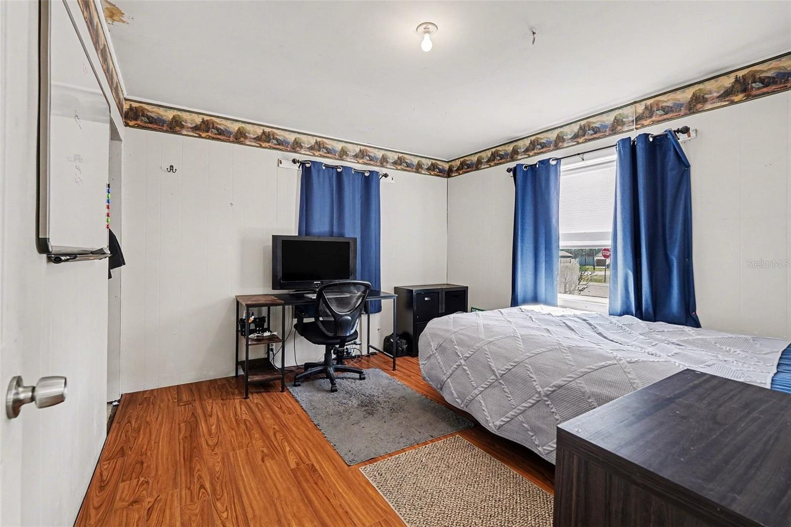 Image 17 of 28 For 2102 Columbus Drive