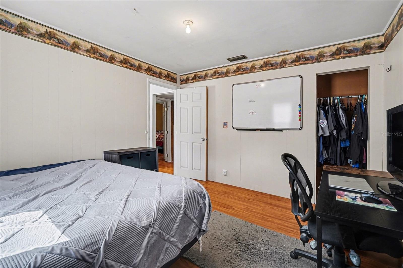 Image 19 of 28 For 2102 Columbus Drive