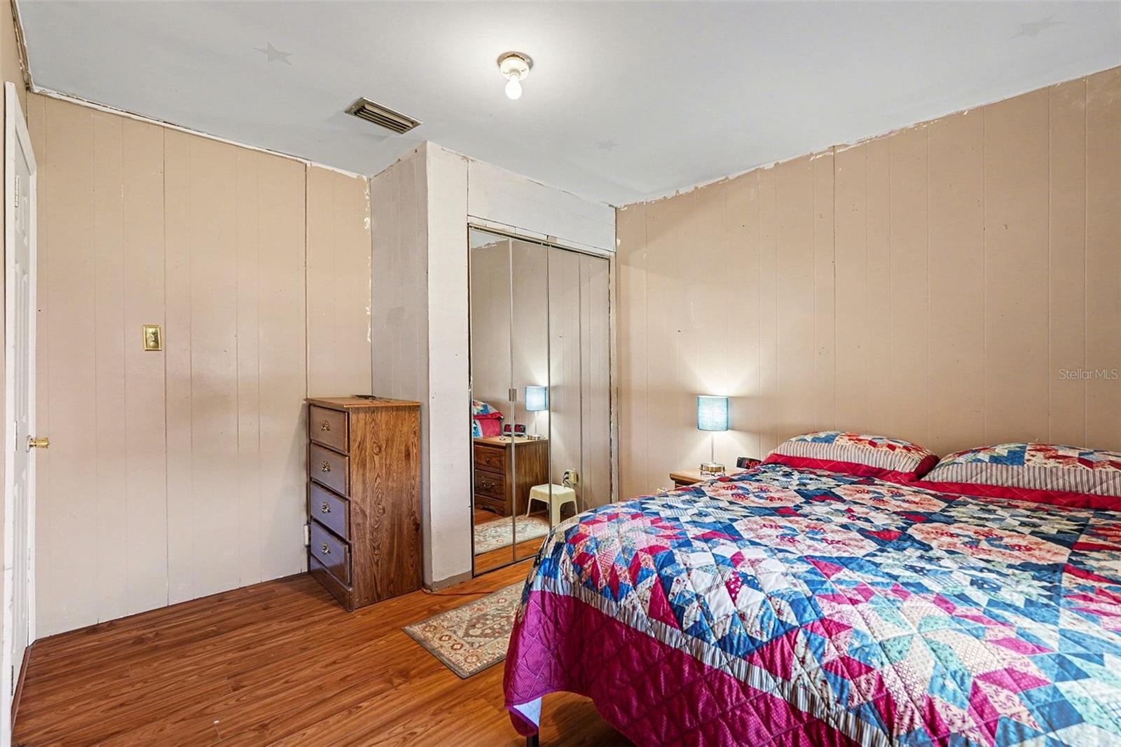 Image 21 of 28 For 2102 Columbus Drive