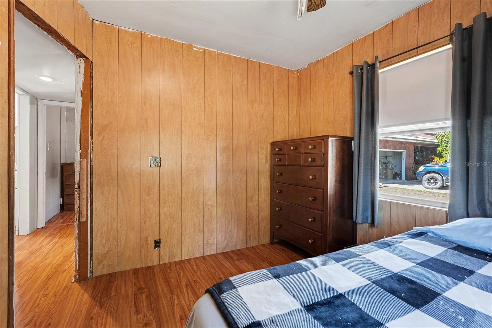 Image 22 of 28 For 2102 Columbus Drive