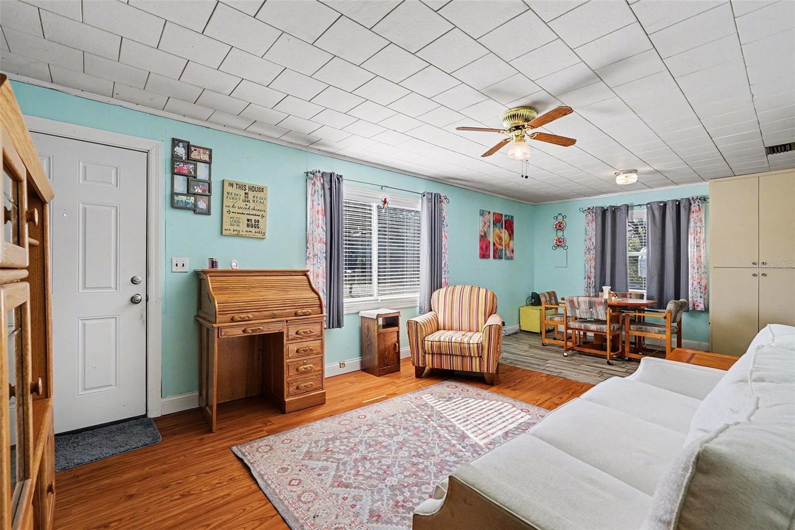 Image 7 of 28 For 2102 Columbus Drive