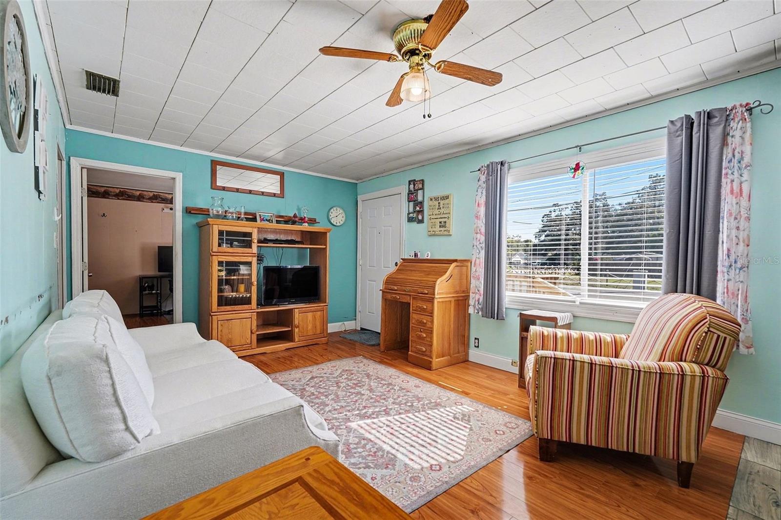 Image 9 of 28 For 2102 Columbus Drive