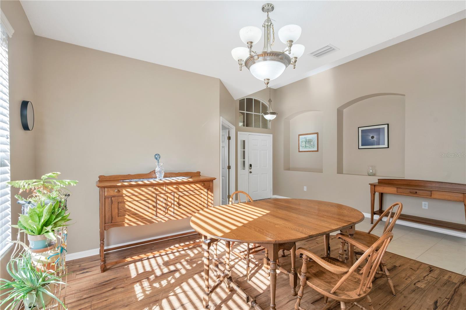 Image 12 of 33 For 17115 Falconridge Road