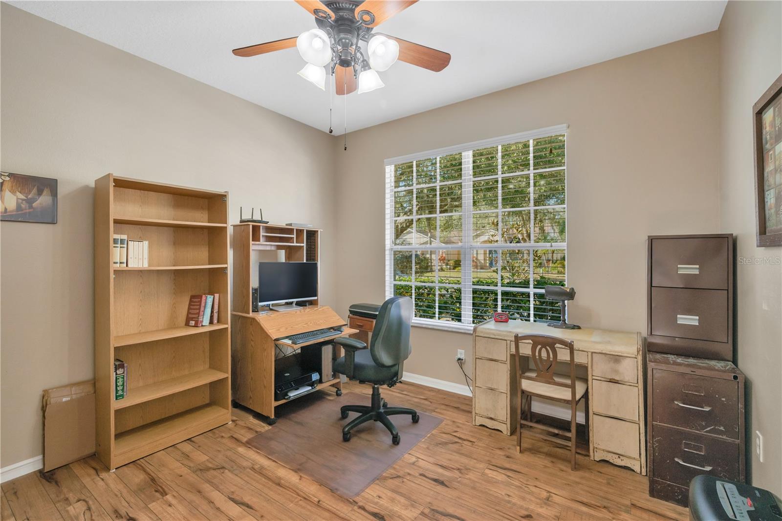 Image 18 of 33 For 17115 Falconridge Road