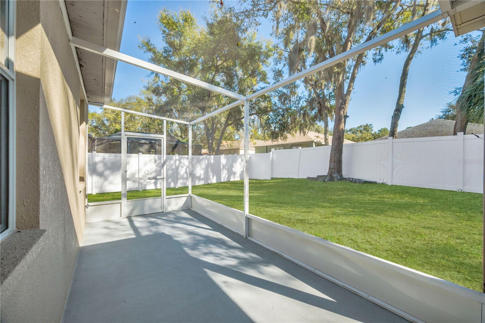 Image 25 of 33 For 17115 Falconridge Road